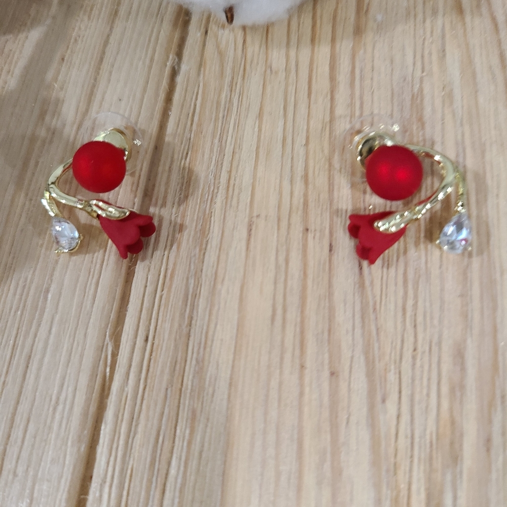 ❤️🌹NEW❤️🌹SUPER GORGEOUS!! Red Rose,CZ, and faux Pearl Ear Climbers ❤️🌹 - Picture 9 of 12